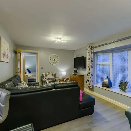 3 Bed In 66717 Tatil Evi